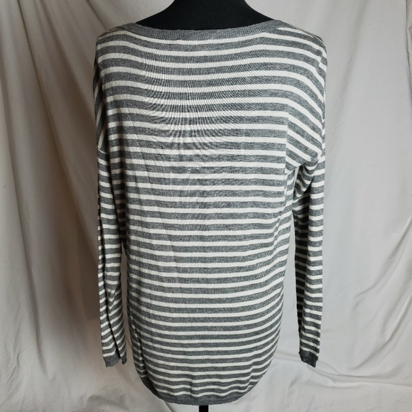Joie Gray and White Striped Sweater Top Size Medium - Picture 8 of 8